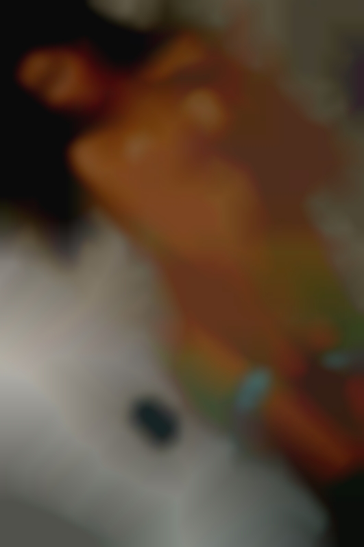 Can possibly share pictures naked from discreetly.